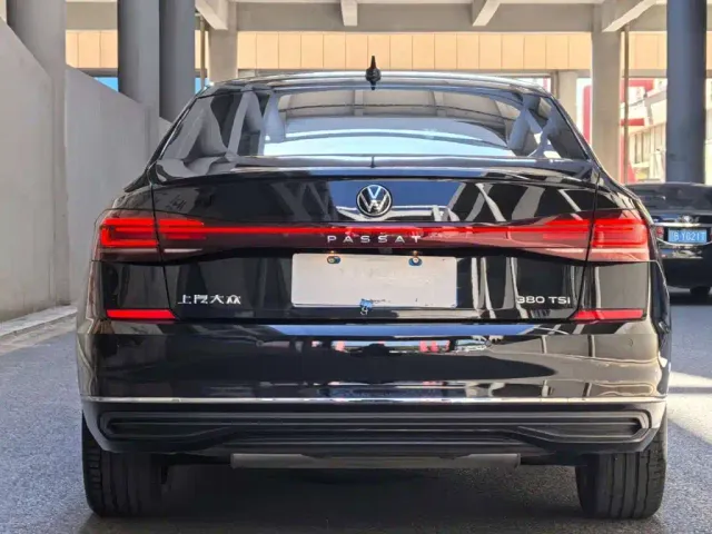 Volkswagen Passat — Фото автомобиля 4
