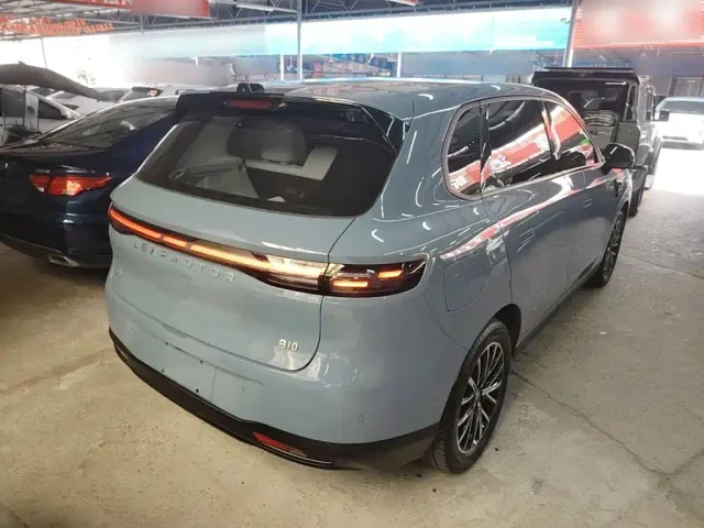 Leapmotor B10 — Фото автомобиля 6