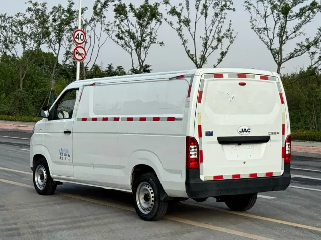 JAC Motors Blue Cat — Фото автомобиля 4