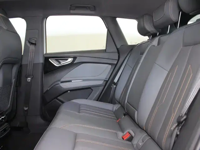 Audi Q4 e-tron — Фото автомобиля 8
