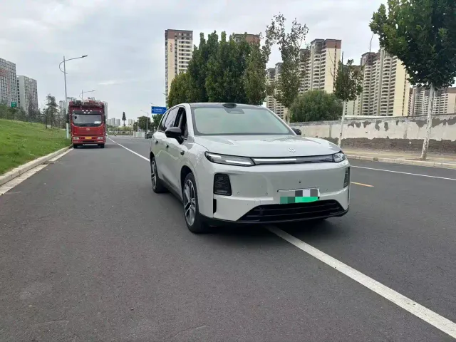Leapmotor C10 — Фото автомобиля 3