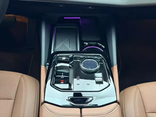 BMW 5 Series — Фото автомобиля 16
