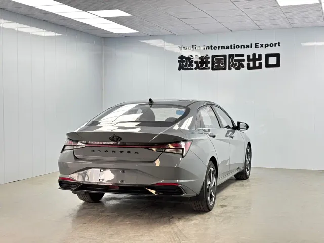 Hyundai Elantra — Фото автомобиля 10