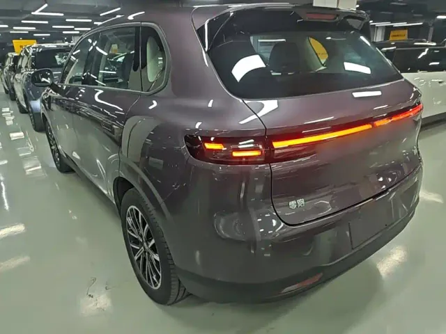 Leapmotor B10 — Фото автомобиля 4
