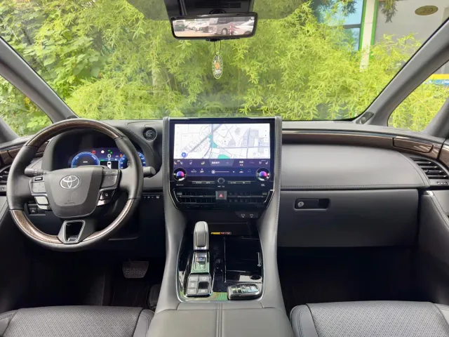 Toyota Alphard — Фото автомобиля 8