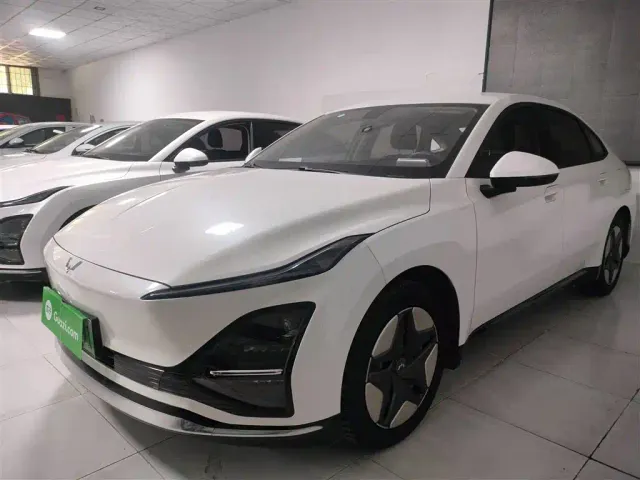 Фотография автомобиля — Wuling E5