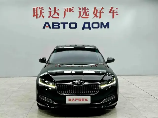 Skoda Superb — Фото автомобиля 2
