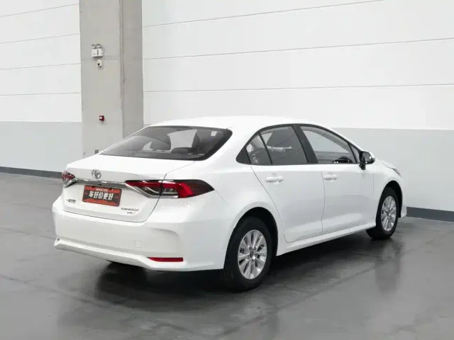 Toyota Corolla — Фото автомобиля 2