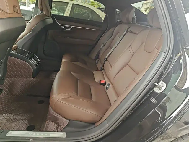 Volvo S90 — Фото автомобиля 12