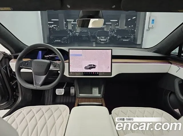 Tesla Model S — Фото автомобиля 8