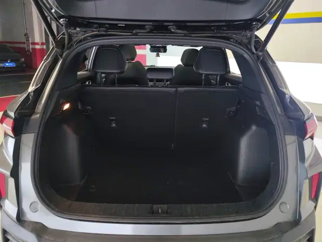Geely Binyue — Фото автомобиля 4