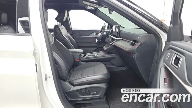 Ford Explorer Explorer 6 поколение 2.3 ST-Line 4WD — Фото автомобиля 11
