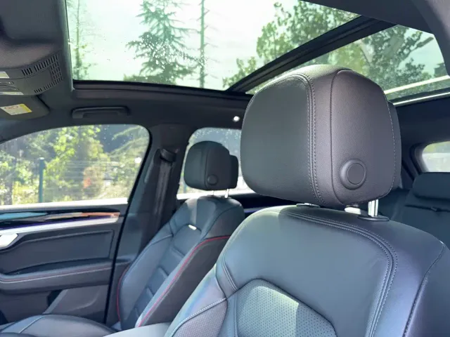 Volkswagen Touareg — Фото автомобиля 10