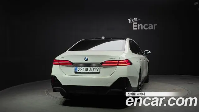 BMW 5-Series 5 серия (G60) 530i xDrive M Sport — Фото автомобиля 3