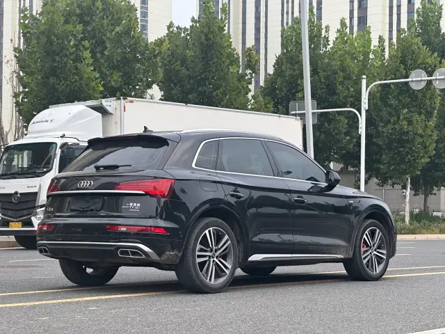 Audi Q5L — Фото автомобиля 9