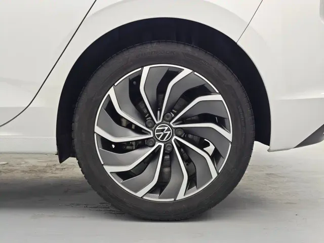 Volkswagen Golf — Фото автомобиля 14