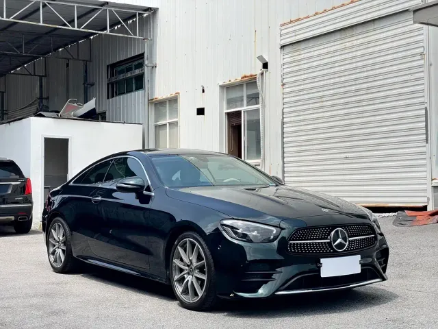 Mercedes-Benz E-Class — Фото автомобиля 3