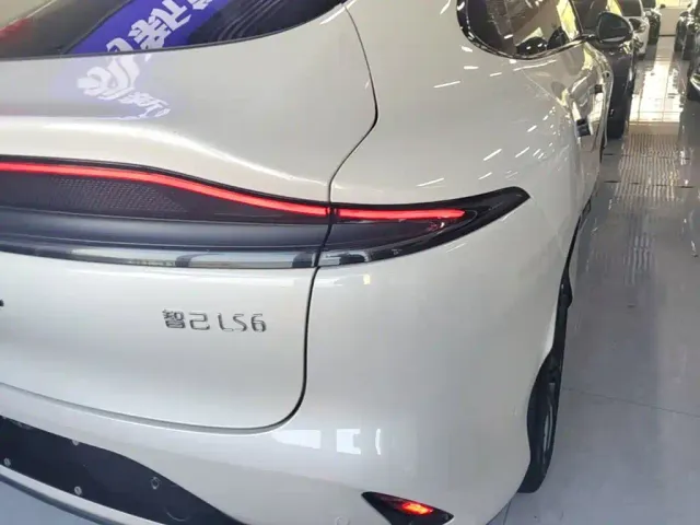 IM Motors LS6 — Фото автомобиля 23