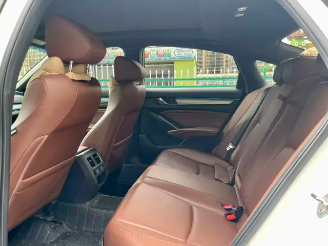 Honda Inspire Hybrid — Фото автомобиля 6