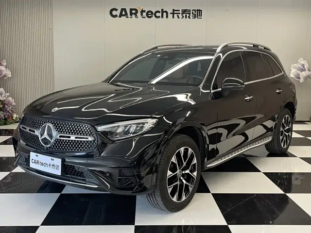 Фотография автомобиля — Mercedes-Benz GLC-Class