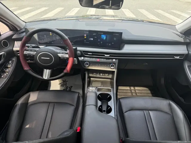Hyundai Sonata — Фото автомобиля 18