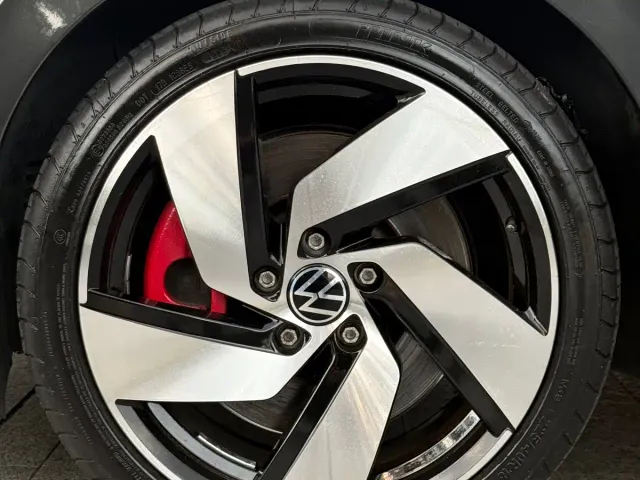 Volkswagen Golf GTI — Фото автомобиля 5