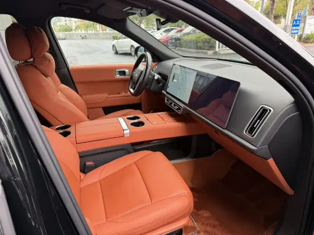 Li Auto L9 — Фото автомобиля 3