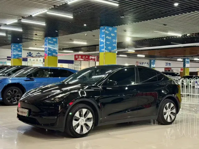 Фотография автомобиля — Tesla Model Y