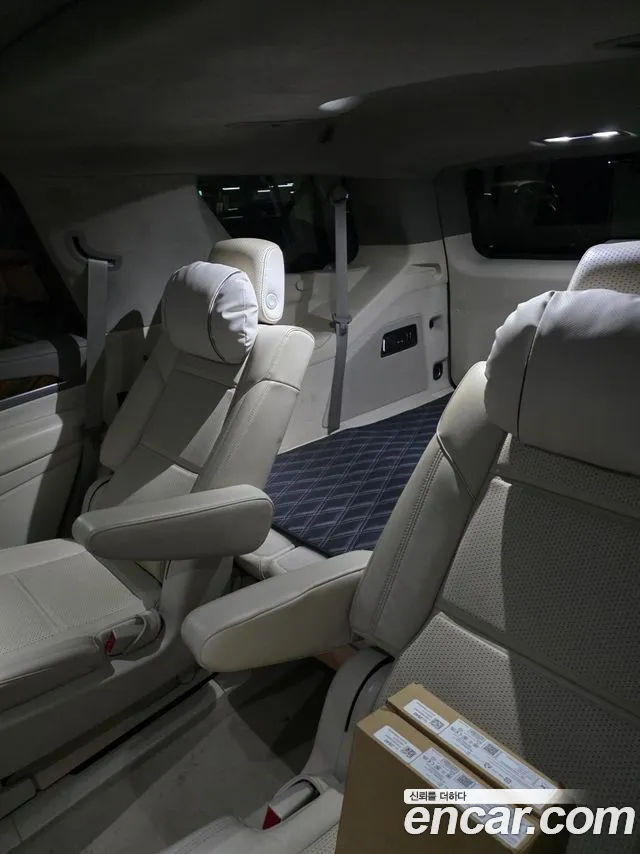 Cadillac Escalade Generation 5 — Фото автомобиля 13