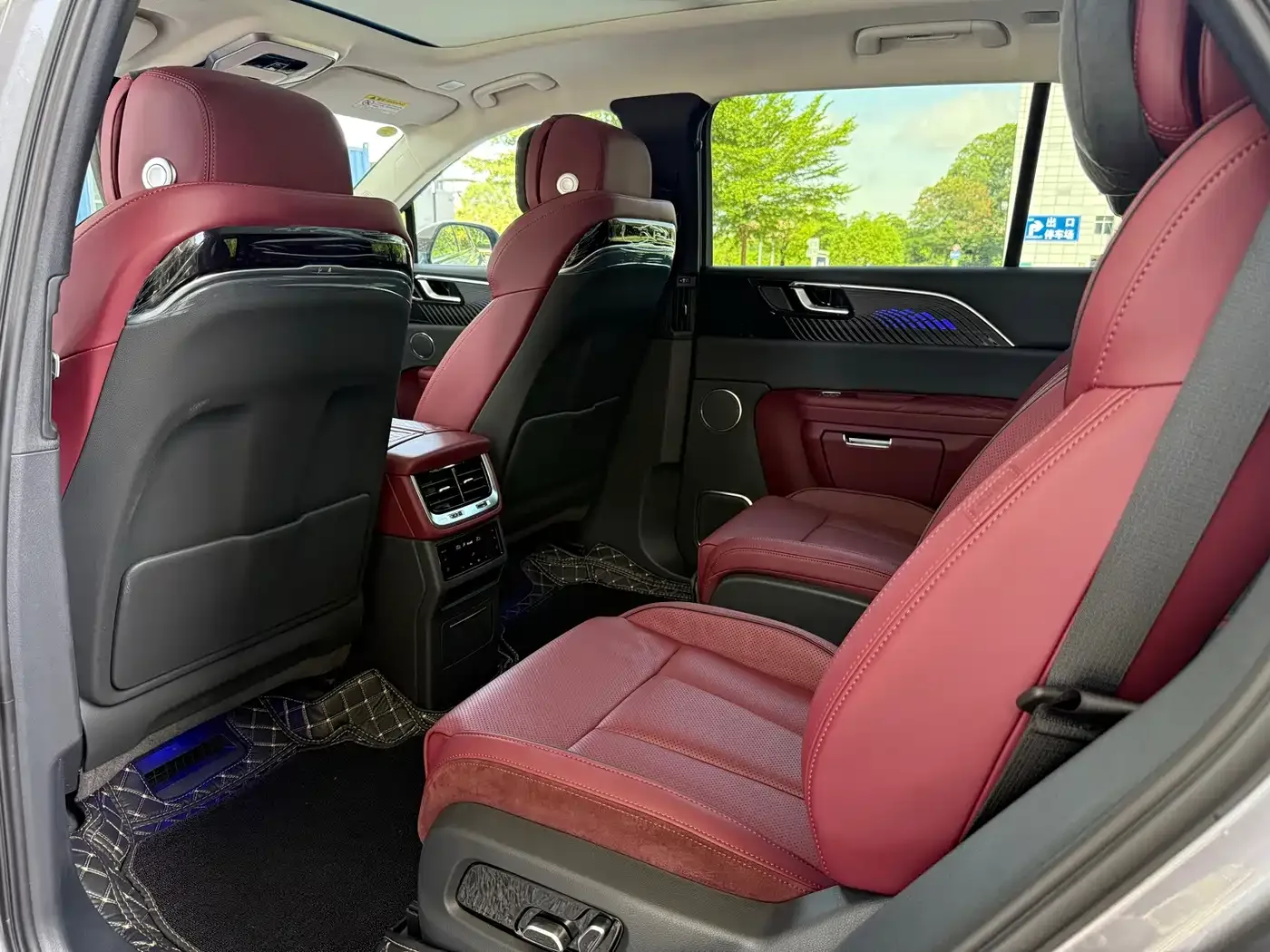 Hongqi Hongqi E-HS9 2022 660km Qi Chang Edition (6-seater) — Фото автомобиля 7