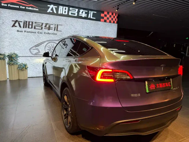 Tesla Model Y — Фото автомобиля 15