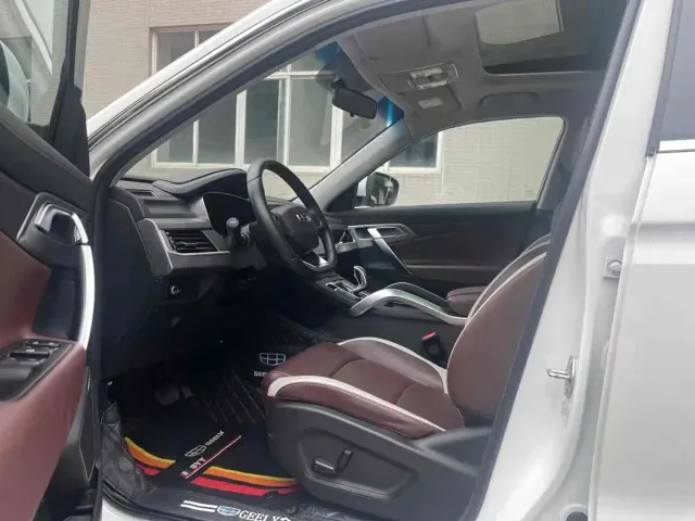 Geely Boyue — Фото автомобиля 6