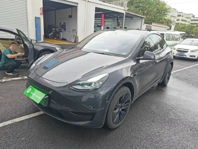 Фотография автомобиля — Tesla Model Y