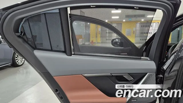 BMW 5 Series — Фото автомобиля 16