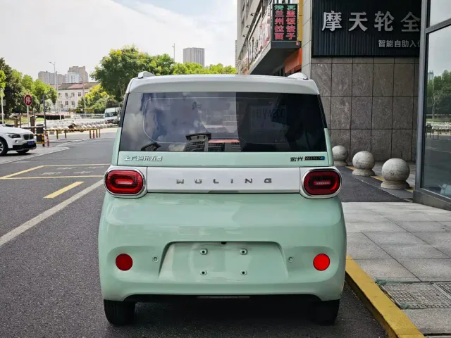 Wuling Hongguang Mini EV — Фото автомобиля 9