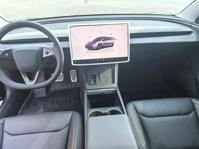 Tesla Model 3 — Фото автомобиля 5