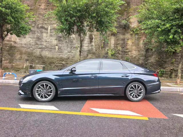 Hyundai Sonata — Фото автомобиля 4