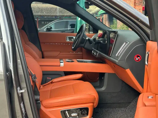 Li Auto L9 — Фото автомобиля 17