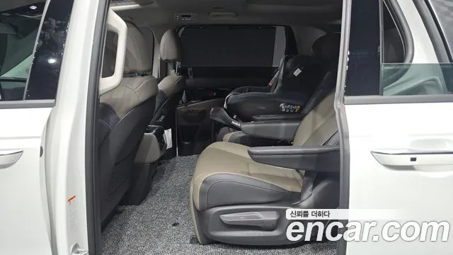 Kia Carnival Generation 4 — Фото автомобиля 12