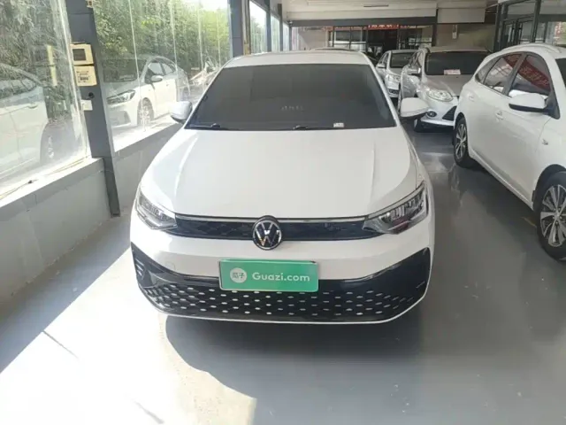 Volkswagen Lavida — Фото автомобиля 2