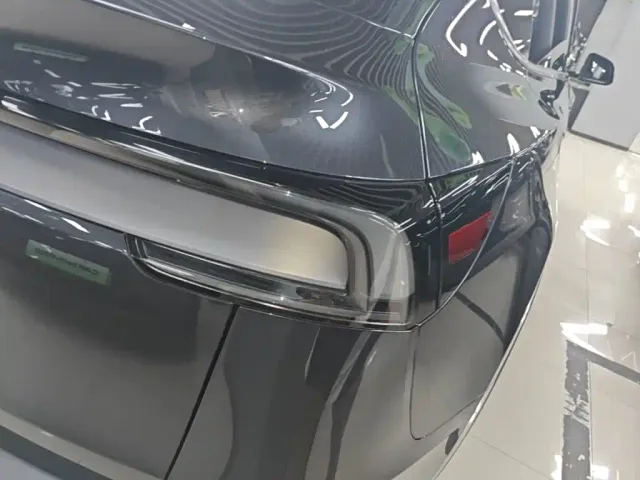 Tesla Model Y — Фото автомобиля 7