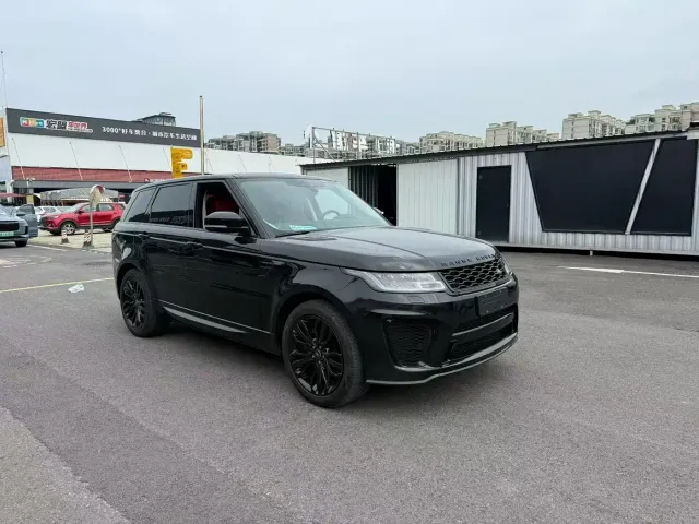 Land Rover Range Rover Sport 2022 3.0 L6 Gloss Black Edition — Фото автомобиля 3
