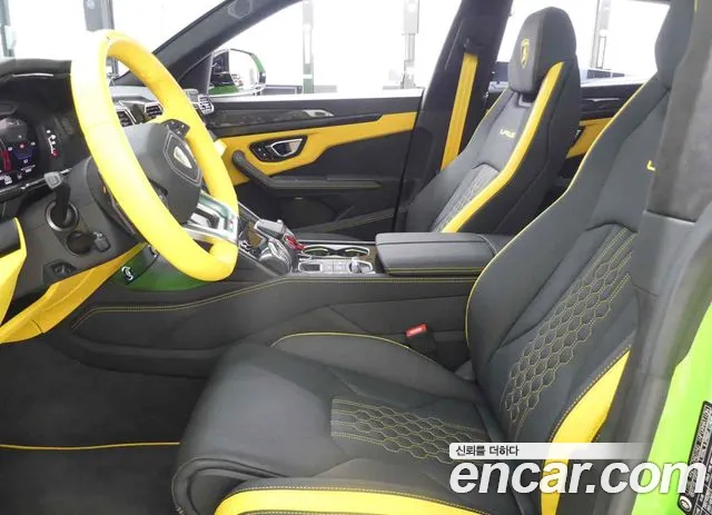 Lamborghini Urus — Фото автомобиля 8