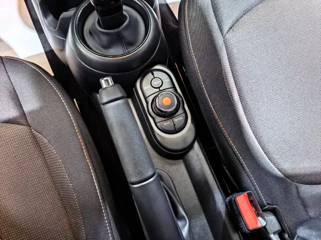 MINI Hatch — Фото автомобиля 12