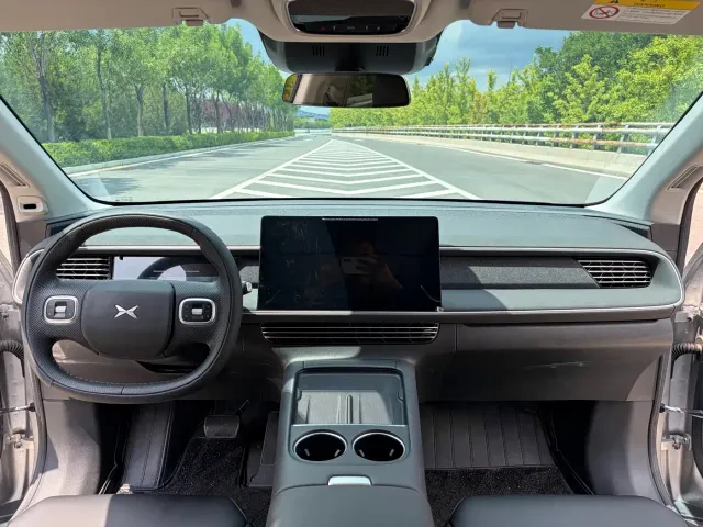 Xpeng G6 — Фото автомобиля 6