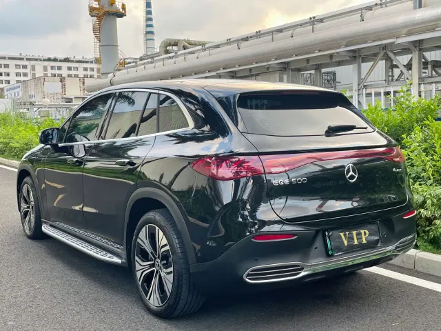 Mercedes-Benz EQE SUV — Фото автомобиля 9