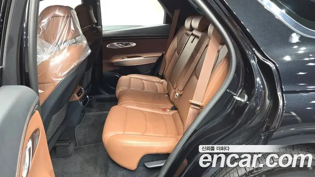 Genesis GV70 — Фото автомобиля 17