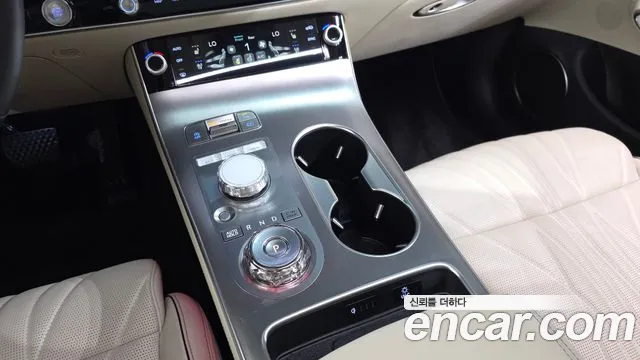 Genesis GV70 2.5T Бензин AWD — Фото автомобиля 8