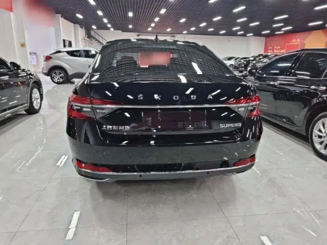 Skoda Superb — Фото автомобиля 5