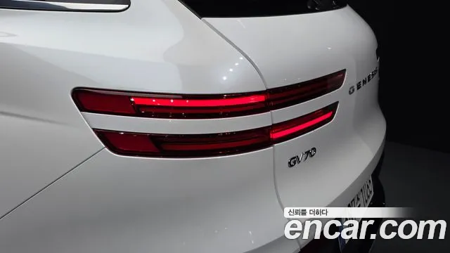 Genesis GV70 — Фото автомобиля 23